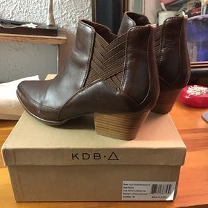 Kelsi Dagger ankle Chelsea boot size 10